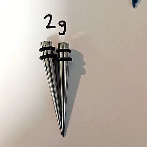 Ear gaging sets,5 TAPERS. Clean and ready to go! - Picture 5 of 6